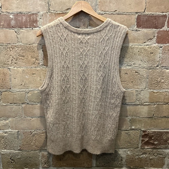 Moss Copenhagen NWT EDITA
 ZENIE Tan Wool Cable  Knit VEST Sz L - Picture 4 of 7